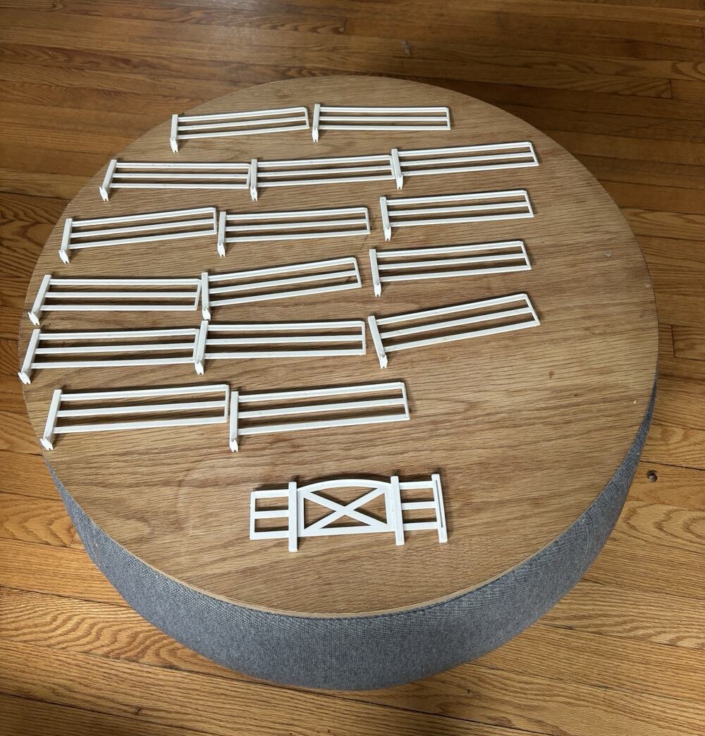 Lionel Train Parts 16 Pieces Of Plastic White Picket Fence Vintage Original